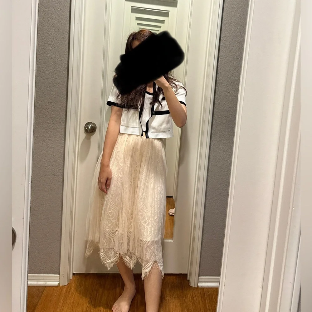 Laced midi light pink skirt - Picture 2 of 4